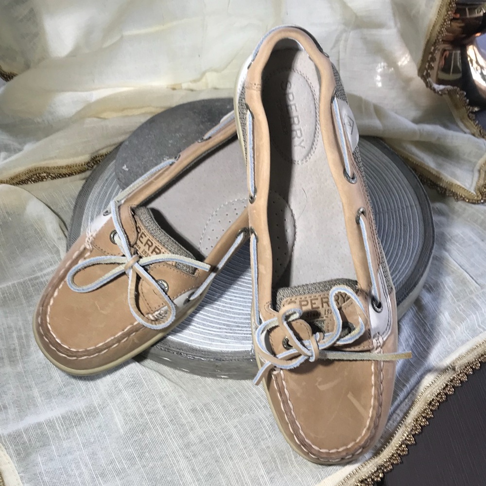 Tan Sperry topsiders 7M NWOT